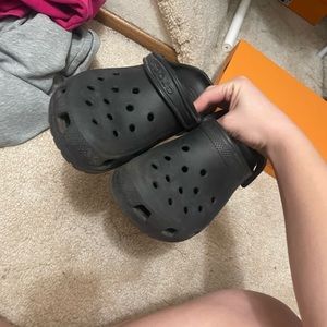 women’s 9 black crocs